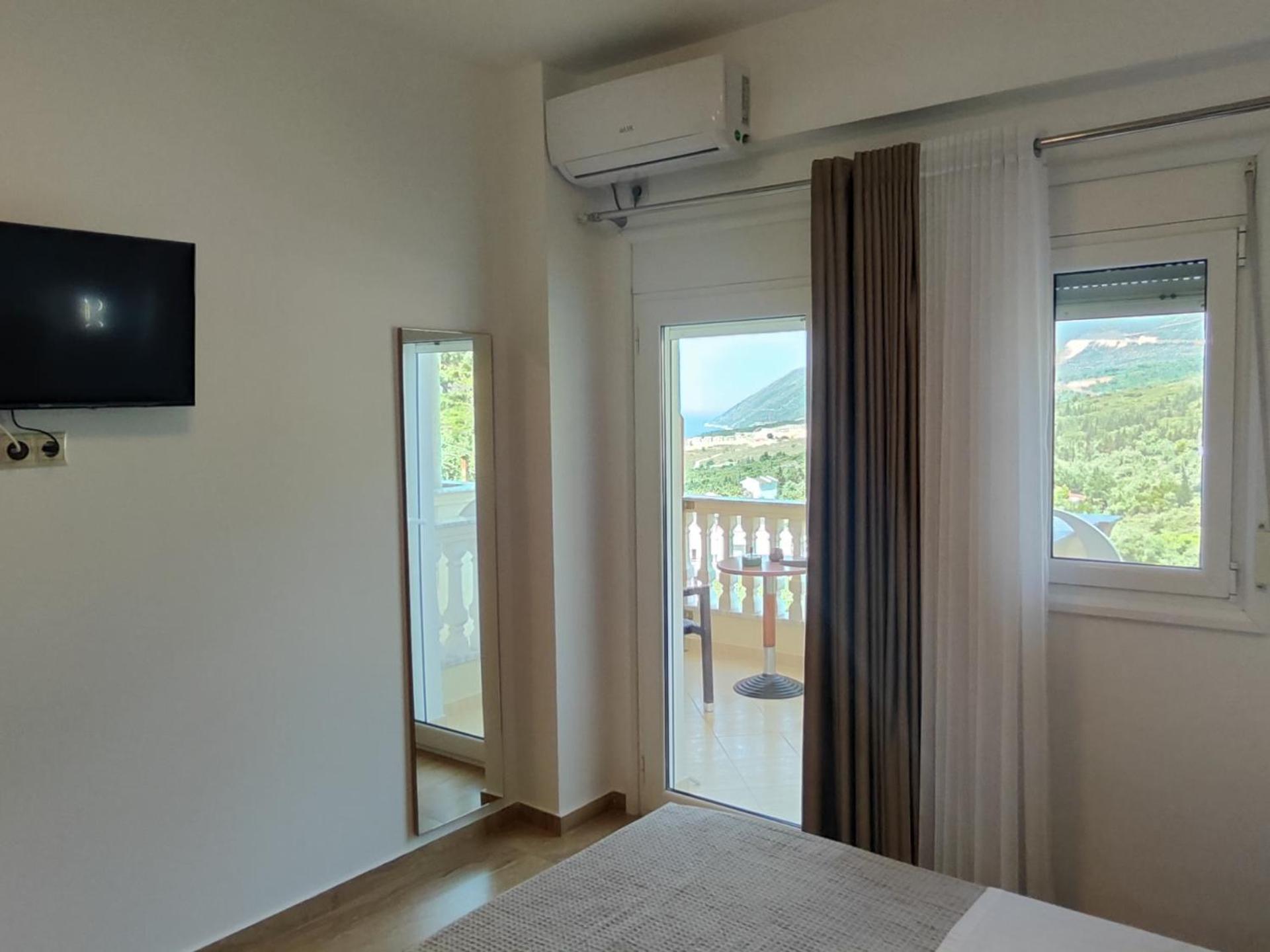 Spartila Apartments Dhërmi Esterno foto