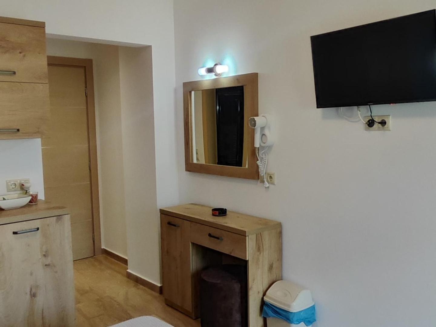 Spartila Apartments Dhërmi Esterno foto
